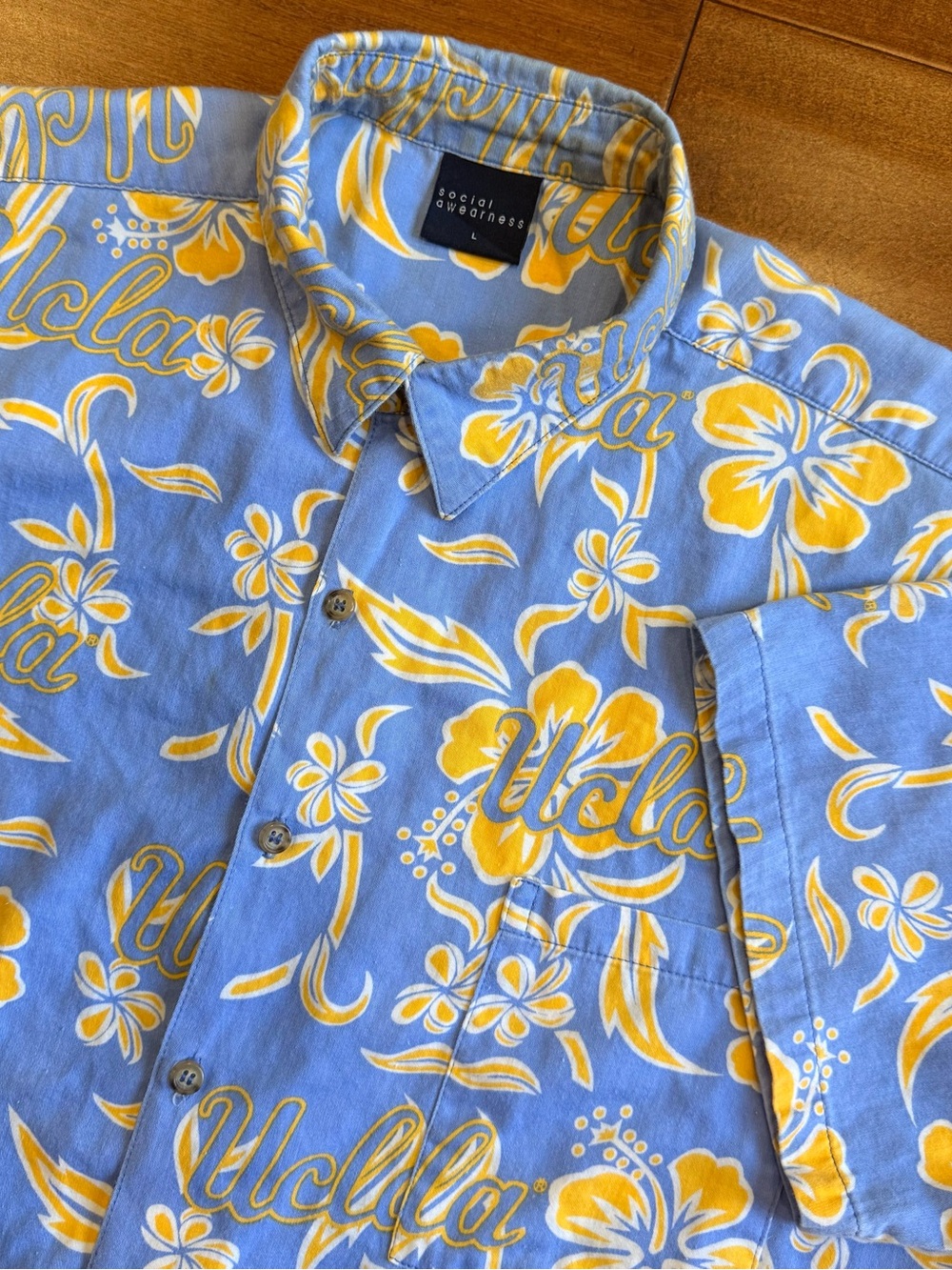 Social Awareness UCLA Hawaiian Blue Yellow Floral Cotton Button-Up Pockets - L